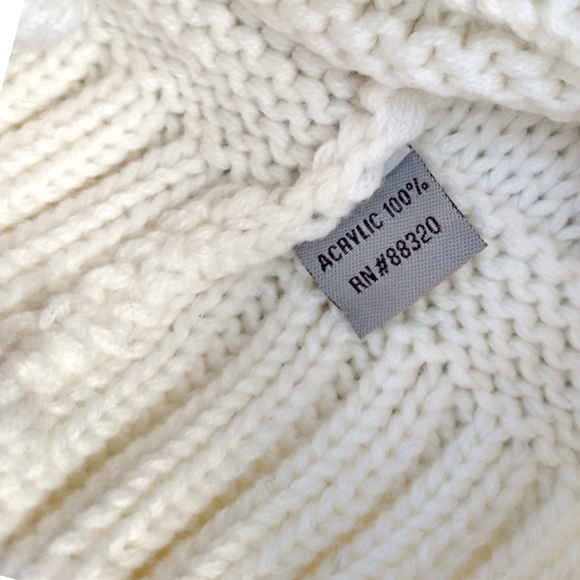 C.C. white scrunchie Pom Pom knit winter hat beanie toboggan - Picture 4 of 6